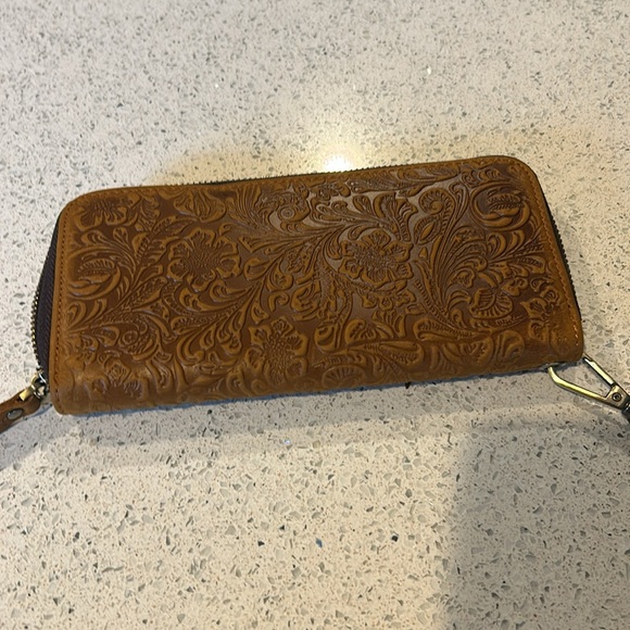 Brown and tan zipper wrist wallet. - Picture 4 of 7